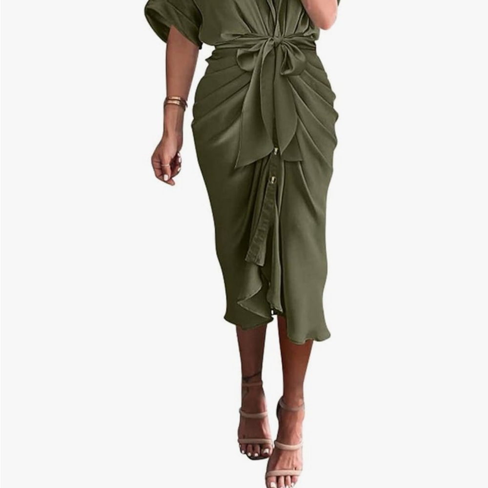 BTFBM Women 2024 Button Down Ruched Shirt Dresses, size Large, fits like a 10